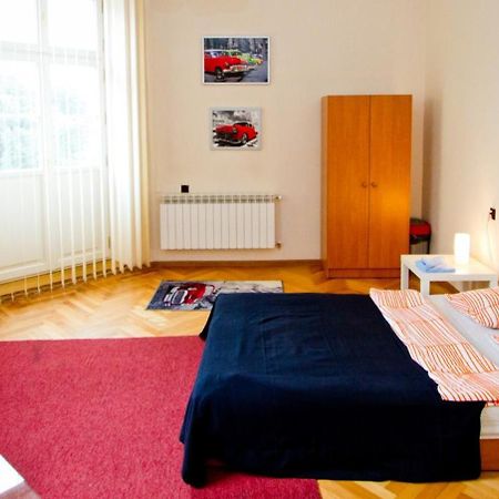 B Movie Guest Rooms Krakow Exterior photo