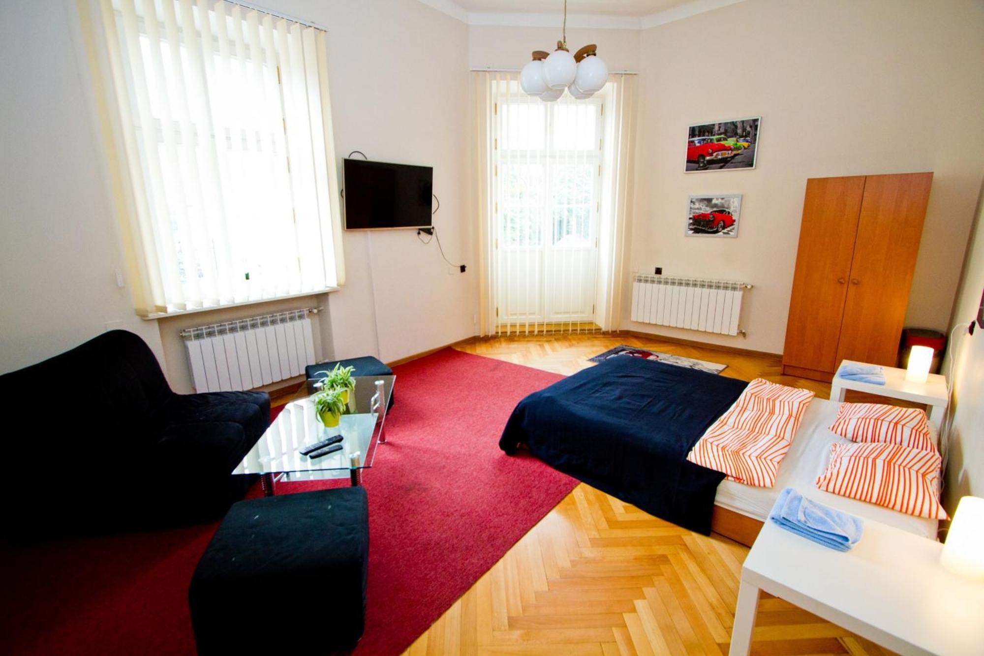B Movie Guest Rooms Krakow Exterior photo