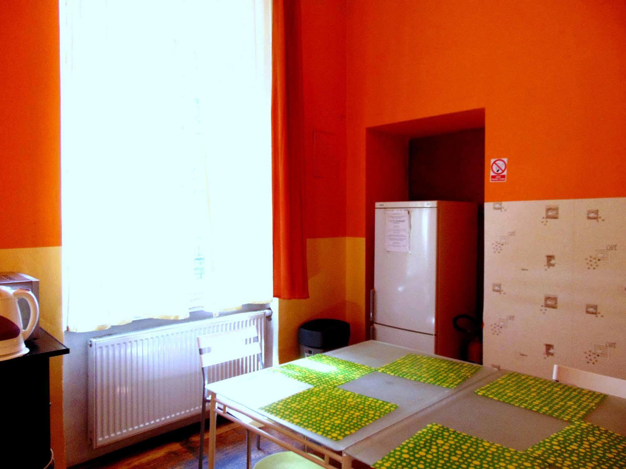 B Movie Guest Rooms Krakow Exterior photo