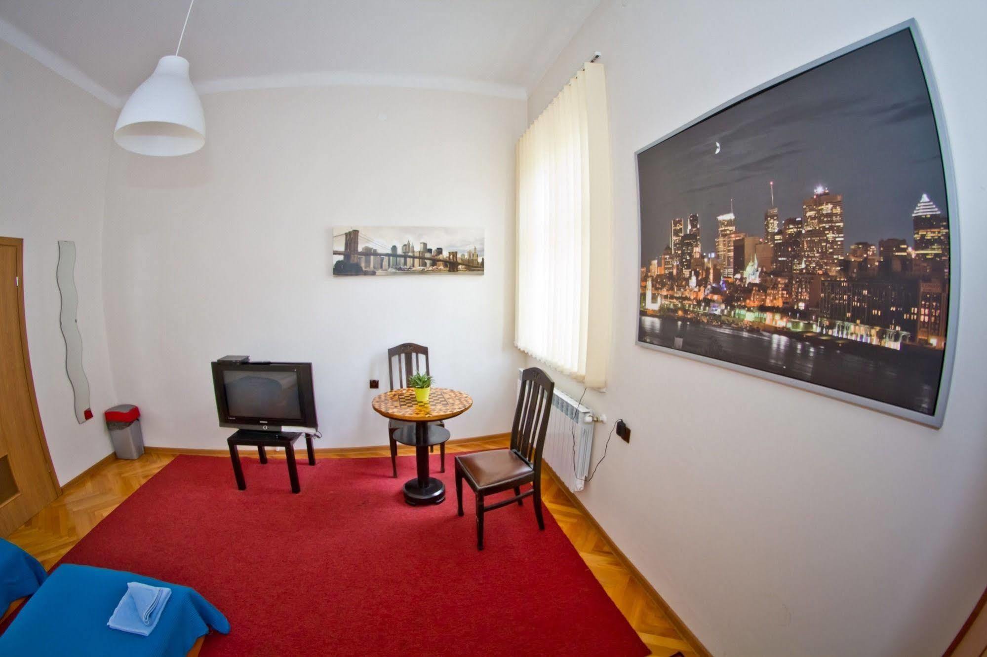 B Movie Guest Rooms Krakow Exterior photo