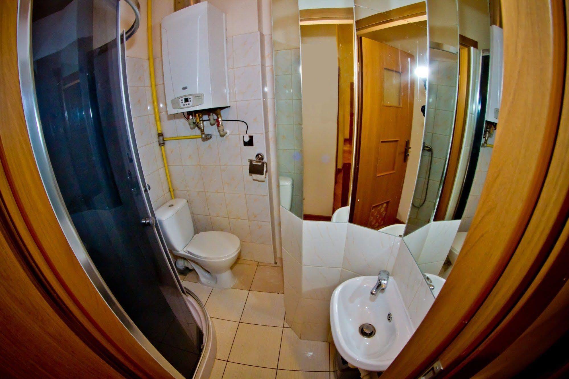 B Movie Guest Rooms Krakow Exterior photo